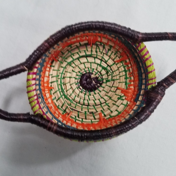 Small Multicolored Sweet Grass Basket - Picture 2 of 6